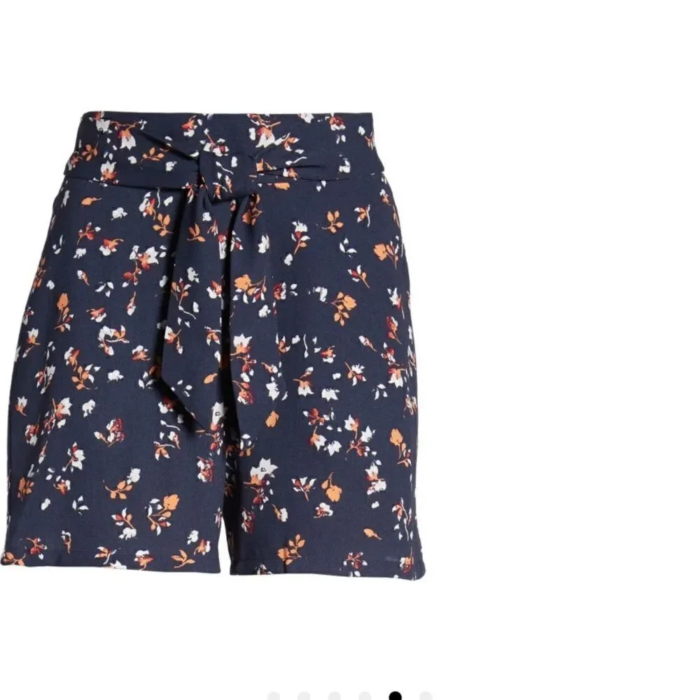 BP Tie Front Floral Shorts